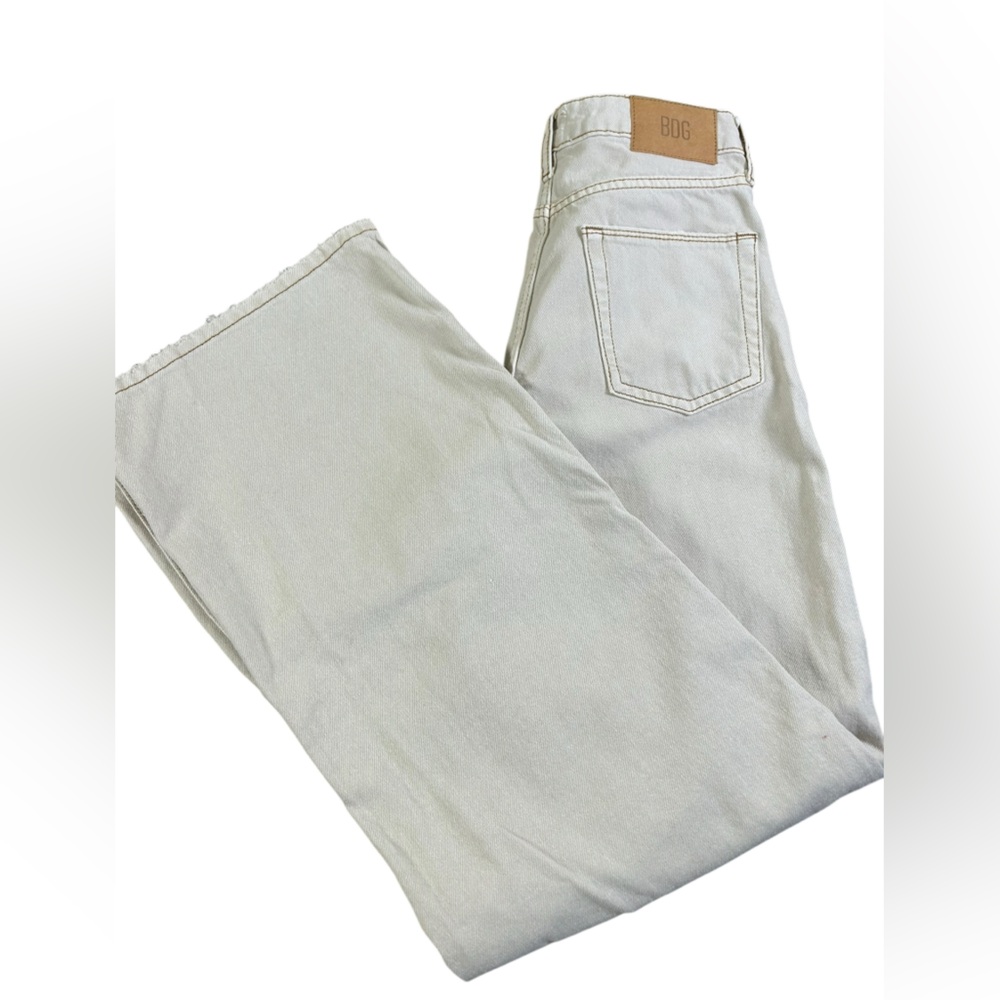 BDG‎ by Urban Outfitters NWT Puddle Jeans Super High Waist Wide Leg Ecru 26x32